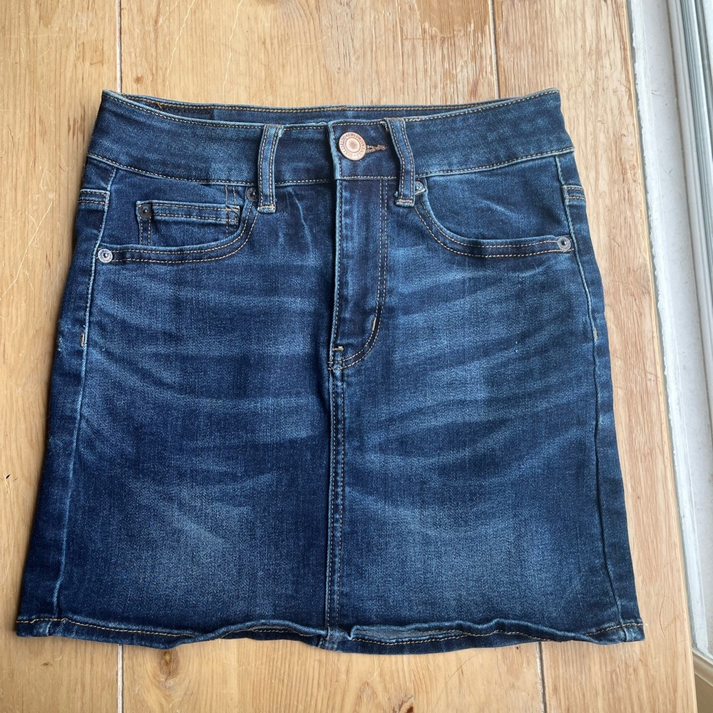American Eagle Outfitters | Stretchy Jean / Denim Skirt | Women’s Size 0